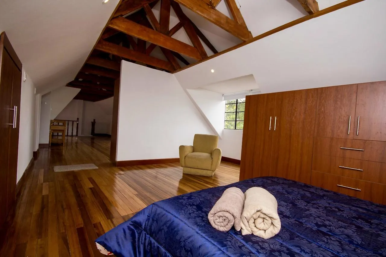Сasa de vacaciones House For Groups - The Hostel Project Bogotá Colombia